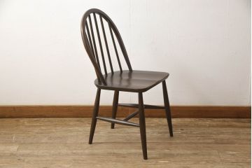 イギリスビンテージ　ERCOL(アーコール)　フープバック　シックな木肌のダイニングチェア(ウィンザーチェア、ワークチェア、椅子、ヴィンテージ、ウインザーチェア)(R-056404)