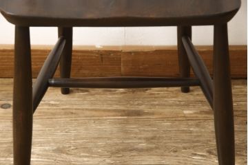 イギリスビンテージ　ERCOL(アーコール)　フープバック　シックな木肌のダイニングチェア(ウィンザーチェア、ワークチェア、椅子、ヴィンテージ、ウインザーチェア)(R-056404)