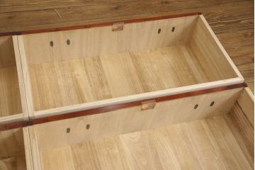 中古　美品　岩谷堂箪笥　力強い木目と凝った金具が美しい収納箪笥(引き出し、チェスト、和たんす、衣装箪笥)(R-056406)