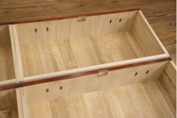 中古　美品　岩谷堂箪笥　力強い木目と凝った金具が美しい収納箪笥　(R-056406)