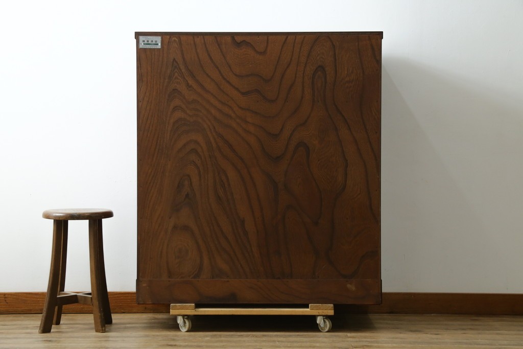 中古　美品　岩谷堂箪笥　力強い木目と凝った金具が美しい収納箪笥　(R-056406)