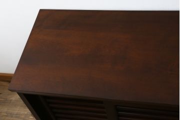 中古　美品　松本民芸家具　A型　4枚引き戸の和モダンなサイドボード(リビングボード)(R-056407)
