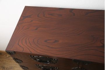 中古　美品　岩谷堂箪笥　力強い木目と金具が魅力的な整理箪笥(衣装箪笥、和タンス、引き出し、チェスト)(R-056419)