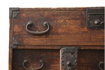 和製アンティーク　希少!明治期　歴史を感じる味わいが素敵な閂(かんぬき)付き時代箪笥(チェスト、タンス)(R-056420)