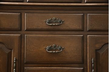 中古　美品　横浜クラシック家具　ノックオンウッド(knockonwood) 収納力たっぷりなカップボード(定価約86万円)(食器棚、キャビネット)(R-056422)
