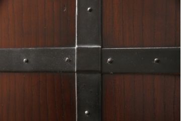 和製アンティーク　極美品　総桐　重厚感のあるつくりが魅力的な観音開き時代箪笥(チェスト、和タンス、収納箪笥、衣装箪笥、桐たんす)(R-056423)