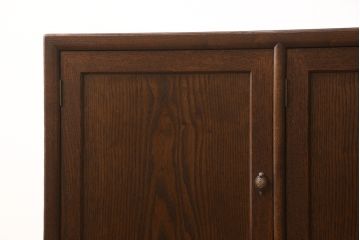 中古　美品　国産高級工芸家具　タモ材　松本民芸風　シンプルで洗練された佇まいの朝鮮棚サイドボード(収納棚、戸棚、キャビネット)(R-056424)