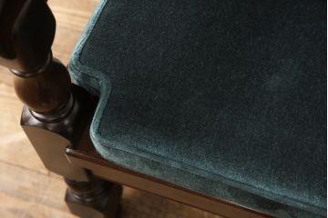 中古　美品　松本民芸家具　洋館に似合う佇まいのD型布張り椅子(ベンチ、ソファ、3人掛けソファ)(定価約55万円)(R-056428)