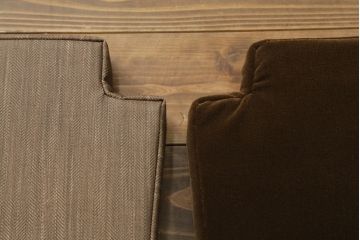 中古　美品　松本民芸家具　洋館に似合う佇まいのD型布張り椅子(ベンチ、アームチェア、1人掛けソファ)(R-056429)