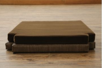中古　美品　松本民芸家具　洋館に似合う佇まいのD型布張り椅子(ベンチ、アームチェア、1人掛けソファ)(R-056429)