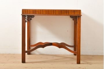 中古　美品　高級品　ヒッコリーチェア社(HICKORY CHAIR)　上品な飾りが付いたサイドテーブル(センターテーブル、ローテーブル)(R-056453)