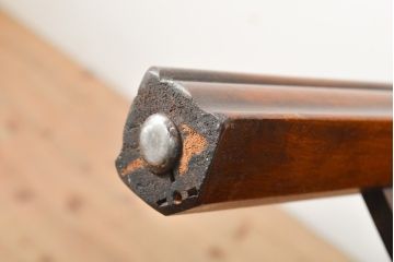 中古　美品　高級品　ヒッコリーチェア社(HICKORY CHAIR)　上品な飾りが付いたサイドテーブル(センターテーブル、ローテーブル)(R-056453)