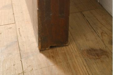 アンティーク建具　総欅材　重厚な雰囲気漂う格子蔵戸1枚(反り有り)(きつね格子、狐格子、引き戸、玄関戸、格子戸、マス目、升目)(R-056455)