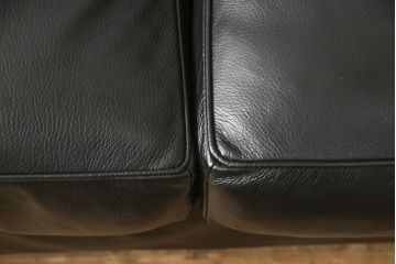 中古　IDC大塚家具　ル・コルビュジエデザイン　グラン・コンフォール　LC2　本革　高級感あふれる3人掛けソファ(レザー、3P、三人掛け)(定価約80万円)(R-056461)
