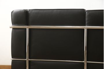 中古　IDC大塚家具　ル・コルビュジエデザイン　グラン・コンフォール　LC2　本革　高級感あふれる3人掛けソファ(レザー、3P、三人掛け)(定価約80万円)(R-056461)
