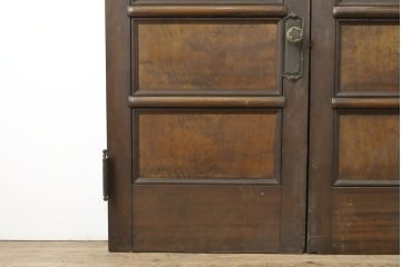 アンティーク建具　迫力のある佇まい!洋館の両開きドア1対(扉、ドア2枚セット)(R-056466)