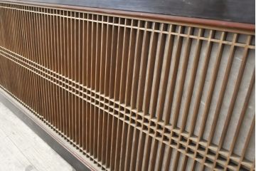 アンティーク建具　整然と並んだ格子が美しい筬欄間1枚(オサランマ、明り取り)(R-056473)