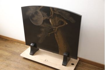 中古　和の趣溢れる月と松の絵が空間を盛り立てる輪島衝立(仕切り、パーテーション、つい立て)(R-056496)