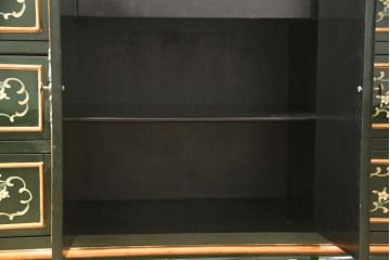 中古　美品　イタリア家具　ハンドペイントと取っ手の意匠がかわいらしいサイドボード(サイドキャビネット、チェスト、引き出し、リビングボード)(R-056497)