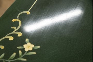中古　美品　イタリア家具　ハンドペイントと取っ手の意匠がかわいらしいサイドボード(サイドキャビネット、チェスト、引き出し、リビングボード)(R-056497)