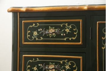 中古　美品　イタリア家具　ハンドペイントと取っ手の意匠がかわいらしいサイドボード(サイドキャビネット、チェスト、引き出し、リビングボード)(R-056497)