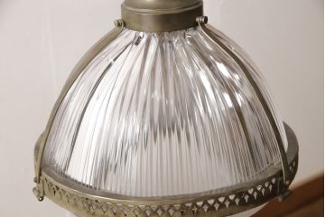 フランスアンティーク　極上品!!　凝ったつくりが魅力的な真鍮製フレームの天井照明(吊り下げ照明、ペンダントライト、シェード)(R-056498)