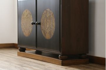 ビンテージ　彫刻・漆塗り　高級民芸・工芸家具　和モダンで美しい飾り棚(茶棚、茶箪笥、サイドキャビネット、ヴィンテージ)(R-056505)