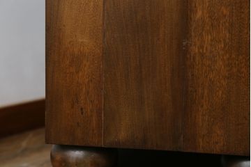 ビンテージ　彫刻・漆塗り　高級民芸・工芸家具　和モダンで美しい飾り棚(茶棚、茶箪笥、サイドキャビネット、ヴィンテージ)(R-056505)