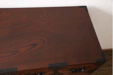 中古　美品　仙台民芸箪笥(仙台箪笥)　欅産業製　朱塗り　艶やかな漆塗りに重厚な金具が映える整理箪笥(朱色、収納箪笥、サイドチェスト、引き出し)(定価約80万円)(R-056508)