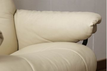 中古　美品　EKORNES(エコーネス)　本革　メイフェア　ストレスレスチェア(S)オットマン付き(定価約28万円)(リクライニングチェア、アームチェア、椅子)(R-056509)