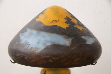 中古　エミールガレ風　自然の情景を描いた美しいテーブルスタンド(テーブルライト、ランプ、照明)(R-056510)