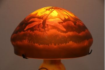 中古　エミールガレ風　トンボと自然の情景を描いた美しいテーブルスタンド(テーブルライト、ランプ、照明)(R-056511)