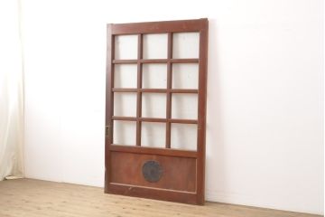 アンティーク建具　ヒノキ材製　大きな格子とレトロな錠前金具が目を引く格子蔵戸1枚(きつね格子、狐格子、引き戸、玄関戸、格子戸、マス目、升目)(R-056520)