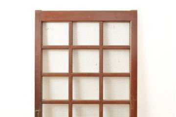アンティーク建具　ヒノキ材製　大きな格子とレトロな錠前金具が目を引く格子蔵戸1枚(きつね格子、狐格子、引き戸、玄関戸、格子戸、マス目、升目)(R-056520)