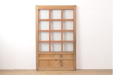 アンティーク建具　ヒノキ材製　大きな格子とレトロな錠前金具が目を引く格子蔵戸1枚(きつね格子、狐格子、引き戸、玄関戸、格子戸、マス目、升目)(R-056520)