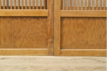 アンティーク建具 裏障子付き 明るい木味の格子戸4枚セット(引き戸、障子戸)(R-056521)