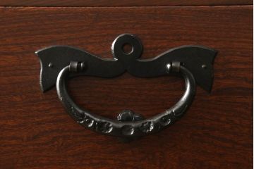 中古　伝統工芸家具　吹き漆と欅材の木目が美しい岩谷堂箪笥(和箪笥、衣装箪笥、引き出し)(R-056529)