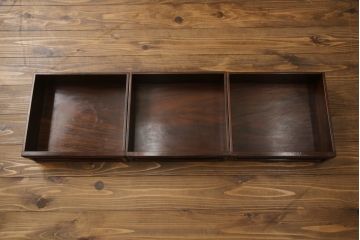 中古 民芸家具　国産　指物工芸　総紫檀(シタン)材　谷川作　彫刻に凝った飾り棚(茶棚、茶箪笥、戸棚、収納棚)(R-056533)