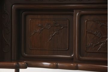 中古 民芸家具　国産　指物工芸　総紫檀(シタン)材　谷川作　彫刻に凝った飾り棚(茶棚、茶箪笥、戸棚、収納棚)(R-056533)