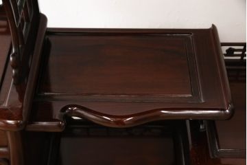 中古 美品　花梨(カリン)材　民芸家具　彫刻に凝った飾り棚(茶棚、茶箪笥、戸棚、収納棚)(R-056540)