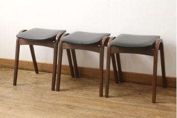 ヴィンテージ家具　秋田木工　曲木家具　NO.202　おしゃれなミッドセンチュリースタイルのスタッキングスツール3脚セット(スツール、椅子、ビンテージ)(R-056554)