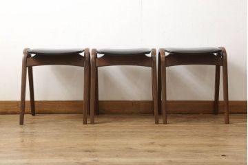 ヴィンテージ家具　秋田木工　曲木家具　NO.202　おしゃれなミッドセンチュリースタイルのスタッキングスツール3脚セット(スツール、椅子、ビンテージ)(R-056554)