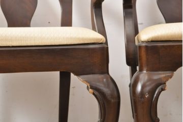 中古　DREXEL HERITAGE(ドレクセルヘリテイジ)　VINTAGE CHERRY(ビンテージチェリー)シリーズの猫脚付きアームチェア2脚セット(ダイニングチェア、椅子、イス)(R-056559)