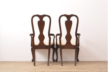 中古　DREXEL HERITAGE(ドレクセルヘリテイジ)　VINTAGE CHERRY(ビンテージチェリー)シリーズの猫脚付きアームチェア2脚セット(ダイニングチェア、椅子、イス)(R-056559)