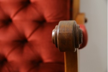 中古　横浜ダニエル(daniel)　ヨーロピアンな部屋づくりにおすすめ!ブーツワイドアームチェア　定価約30万円　(R-056567)