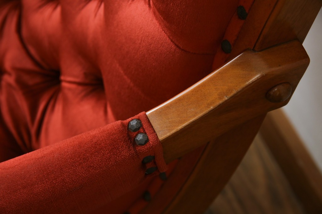 中古　横浜ダニエル(daniel)　ヨーロピアンな部屋づくりにおすすめ!ブーツワイドアームチェア　定価約30万円　(R-056567)