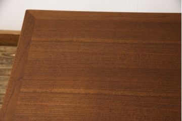 デンマークビンテージ　北欧家具　チーク材製の小ぶりなセンターテーブル(ローテーブル、コーヒーテーブル、サイドテーブル、ヴィンテージ)(R-056569)