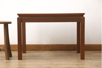 デンマークビンテージ　北欧家具　チーク材製の小ぶりなセンターテーブル(ローテーブル、コーヒーテーブル、サイドテーブル、ヴィンテージ)(R-056569)