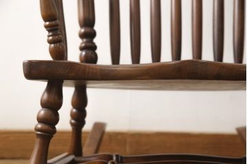 中古　民芸家具　カバ材　くつろぎの時間を過ごせるロッキングチェア(椅子、板座チェア、アームチェア)(R-056572)