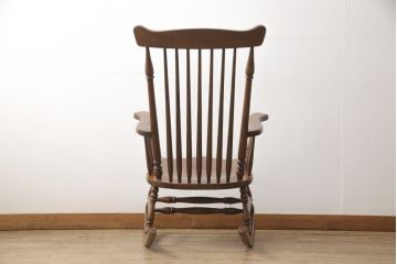 中古　民芸家具　カバ材　くつろぎの時間を過ごせるロッキングチェア(椅子、板座チェア、アームチェア)(R-056572)